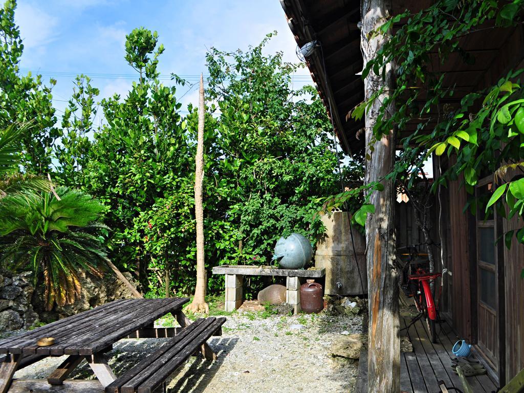 Nakijin No Yado Hibiscus Hotel Kültér fotó